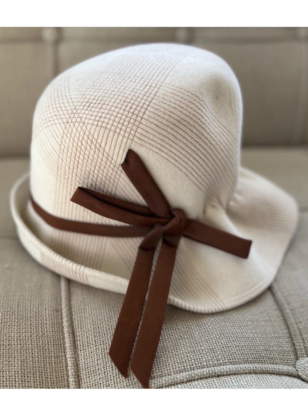 VTG 1950s Schiaparelli Cream Wool Felt Cloche Bucket Hat Brown Ribbon Trim, MINT